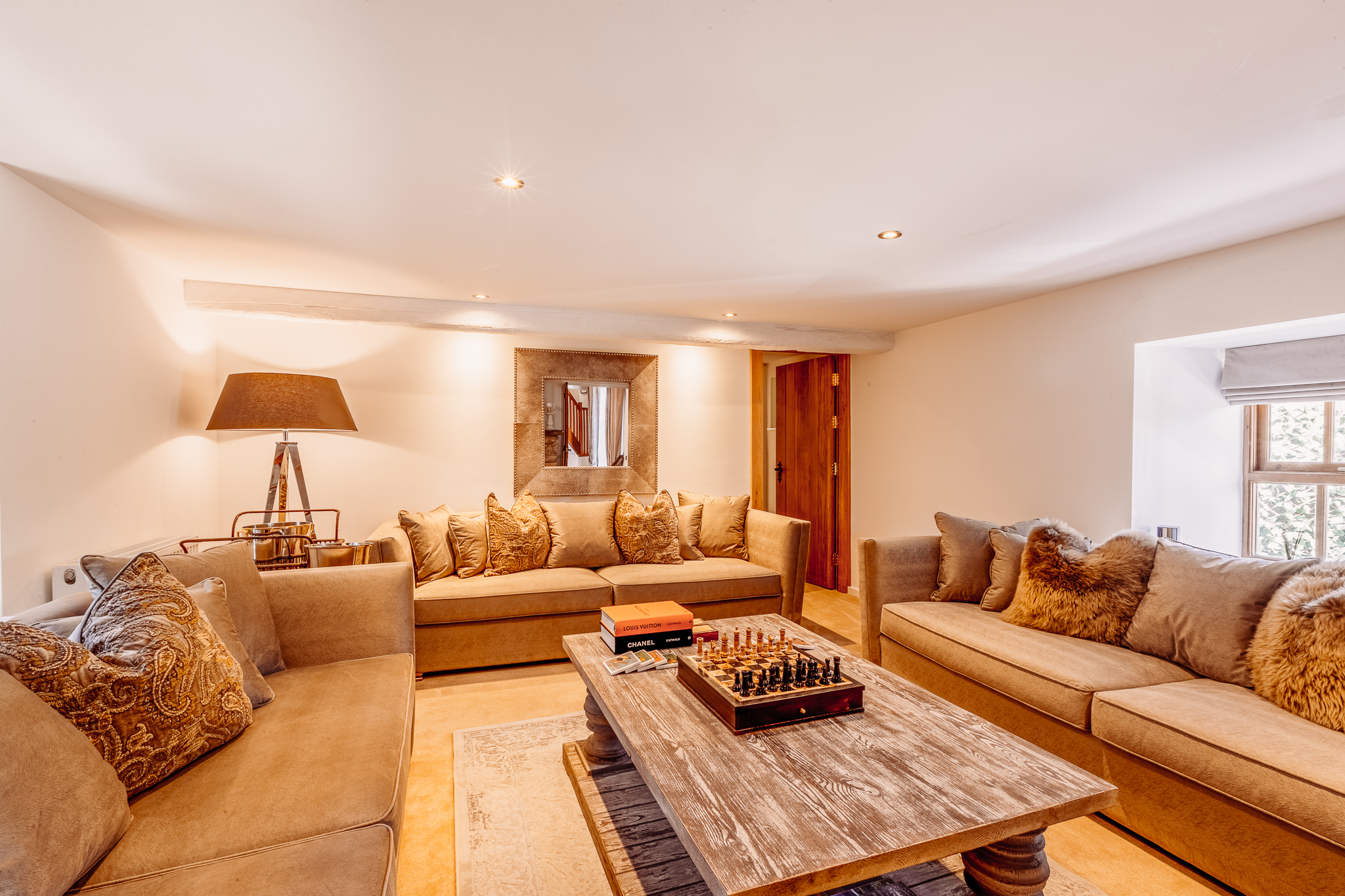 170922 Rose Walls Internals-2