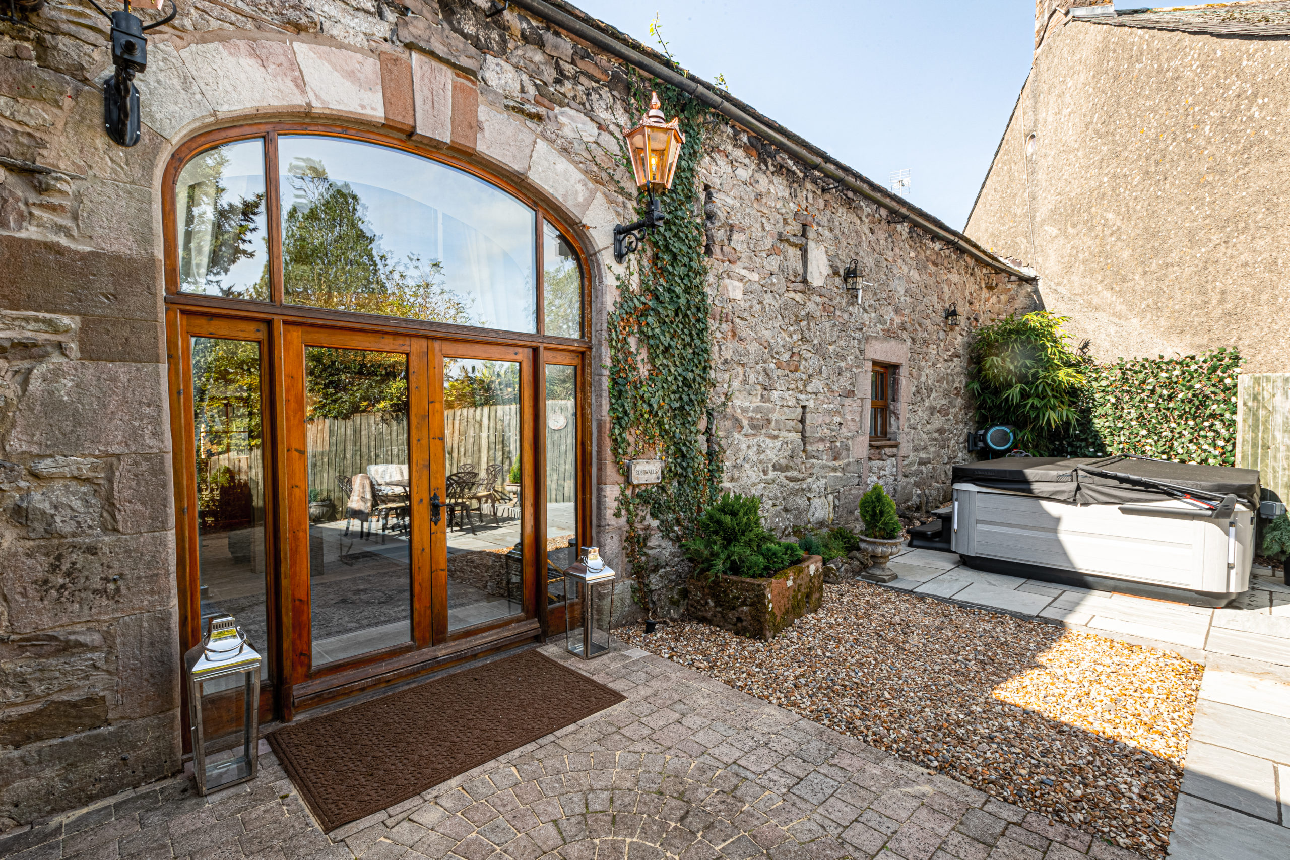 170922 Rose Walls Internals-49