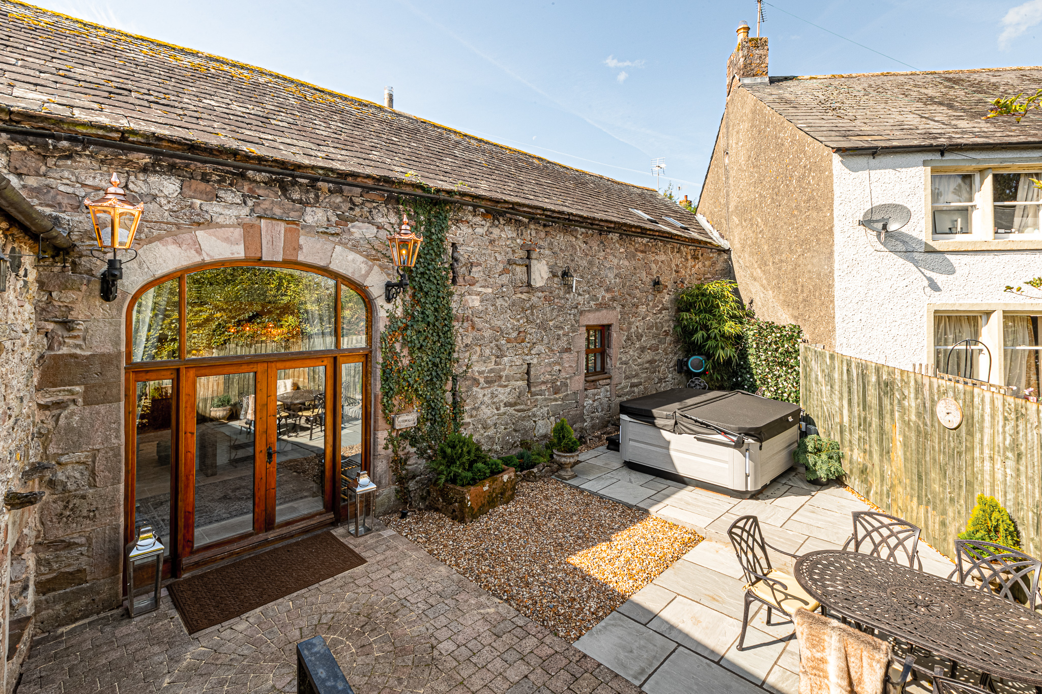 170922 Rose Walls Internals-50