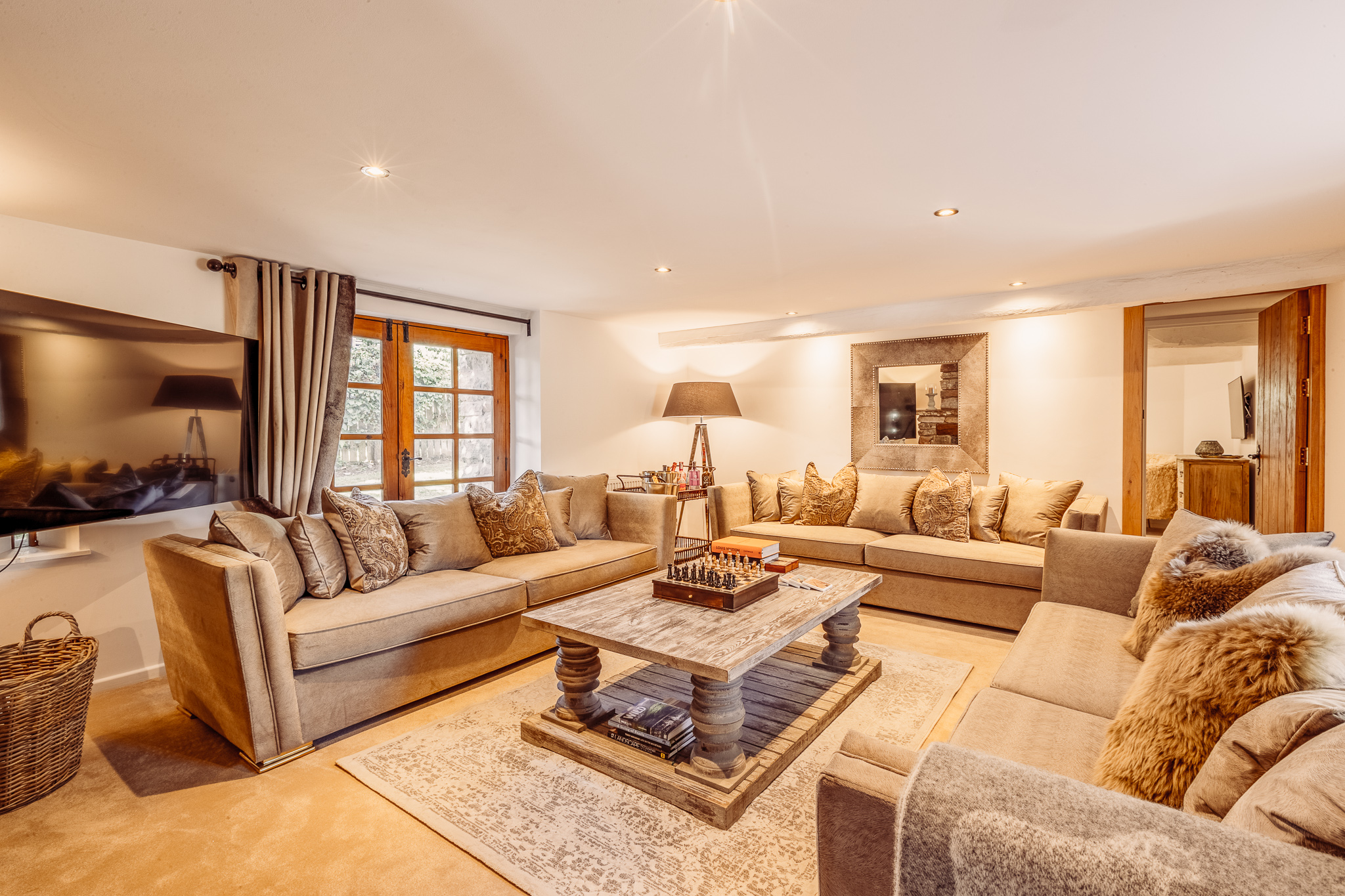 170922 Rose Walls Internals-55