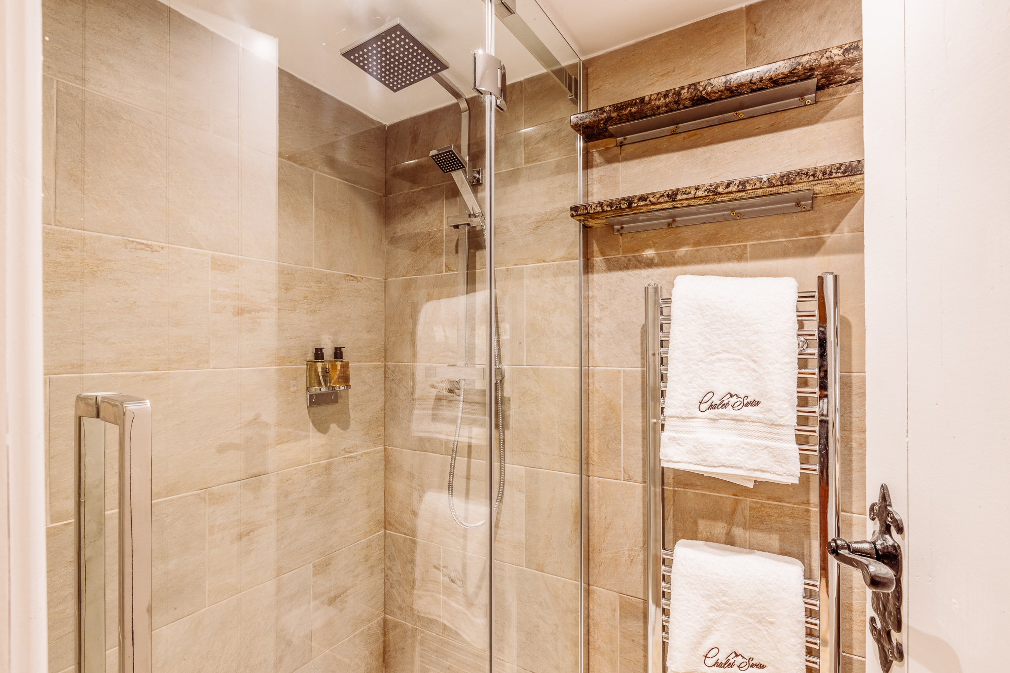 170922 Rose Walls Internals-9