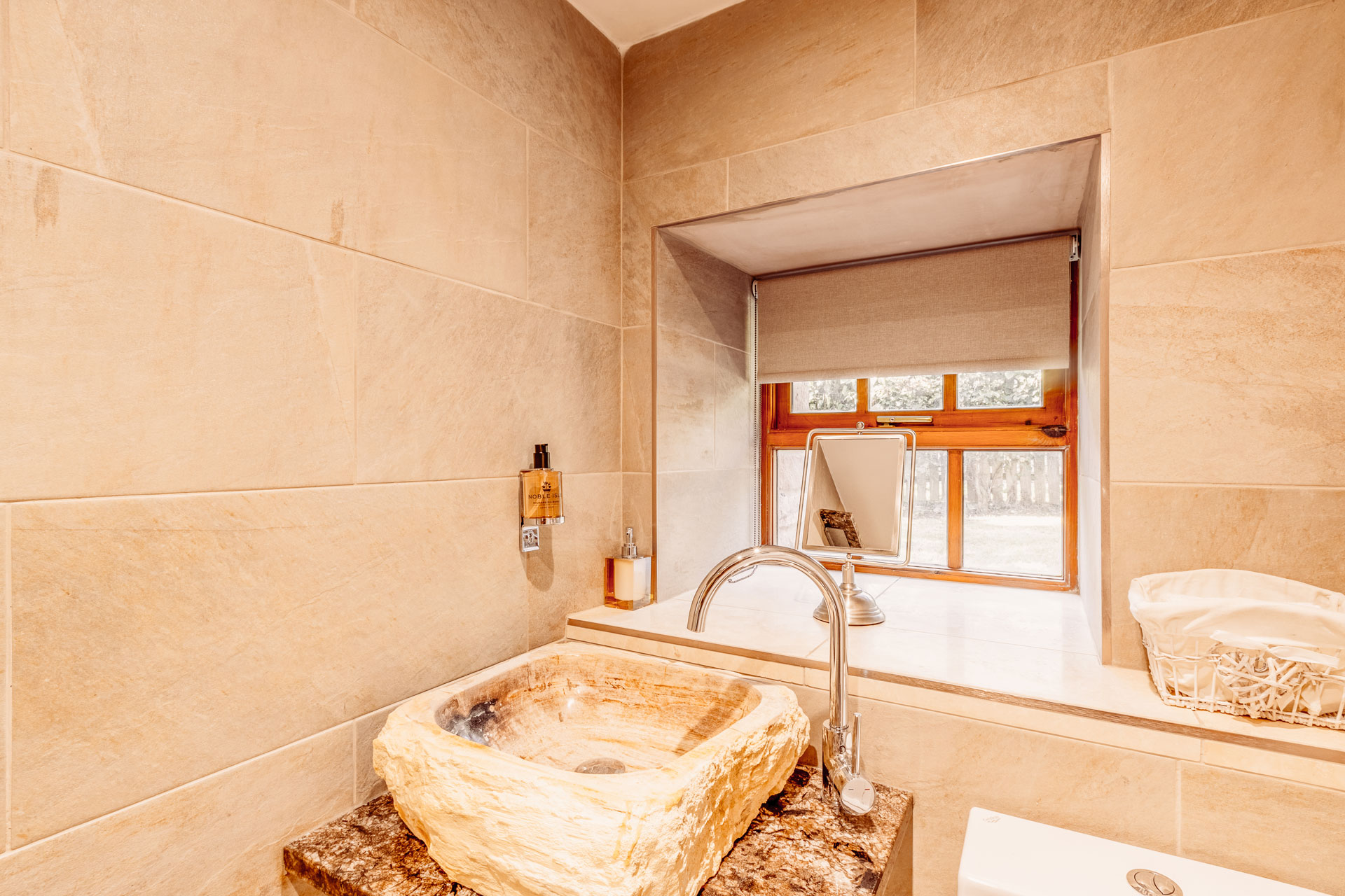 170922-Rose-Walls-Internals-10