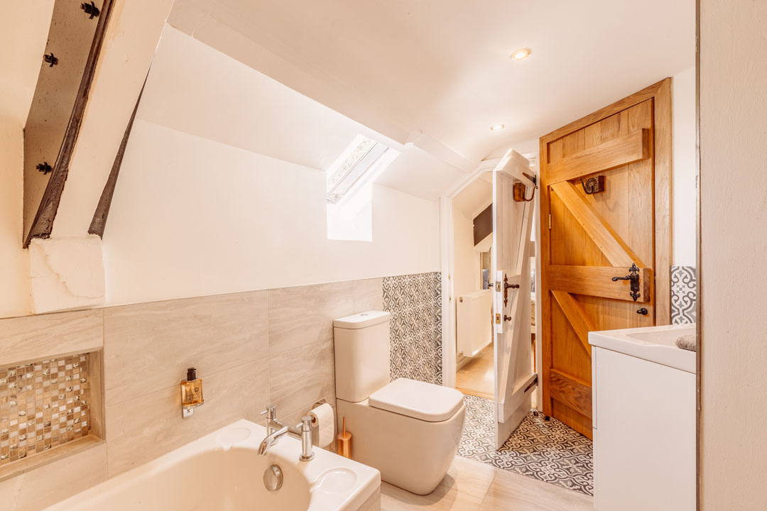 170922-Rose-Walls-Internals-23