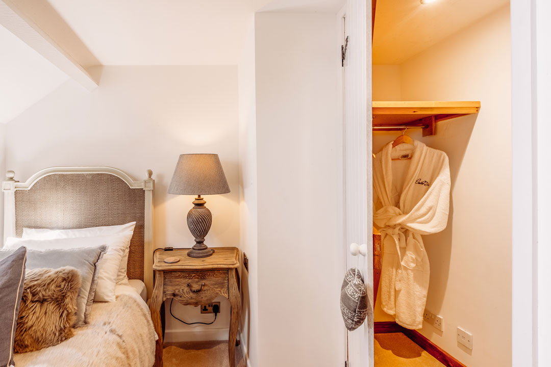 170922-Rose-Walls-Internals-25