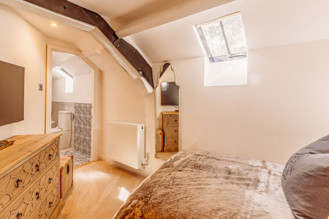 170922-Rose-Walls-Internals-26