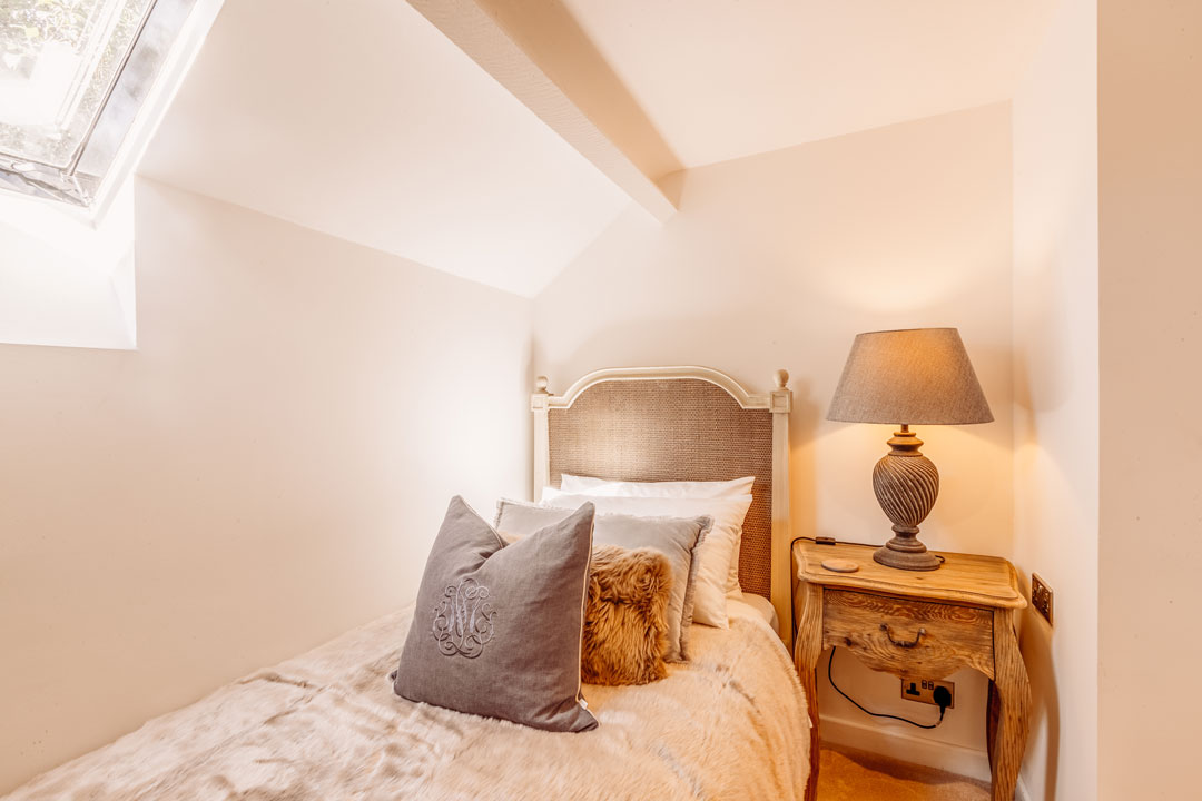 170922-Rose-Walls-Internals-27