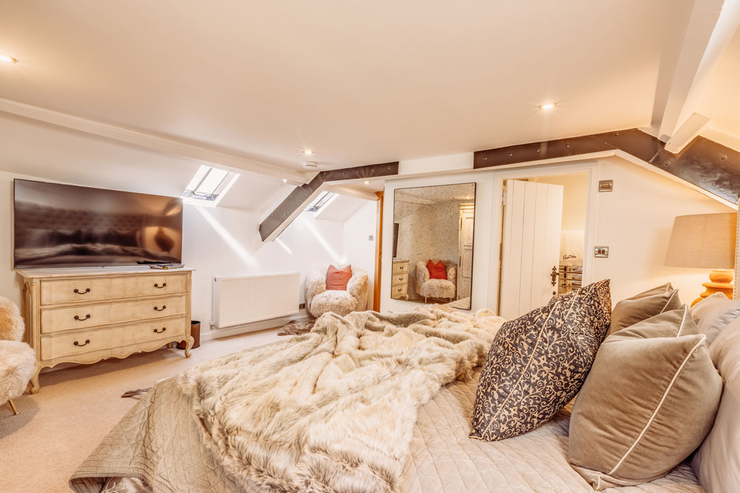 170922-Rose-Walls-Internals-35